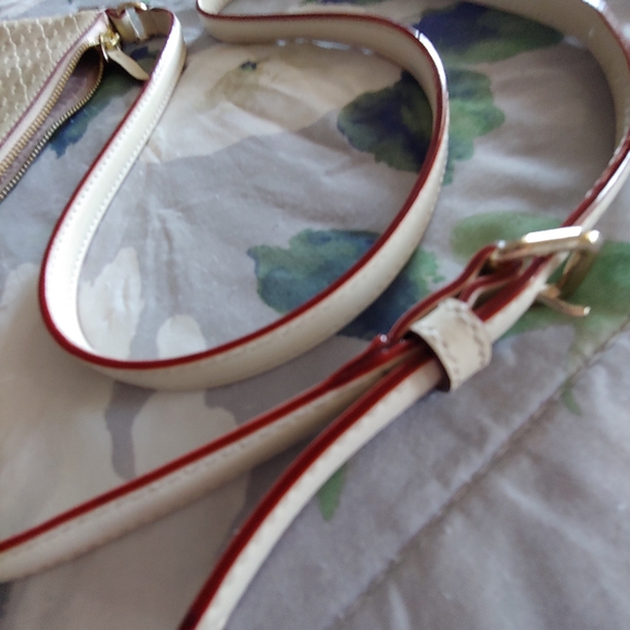 Authentic Kate Spade Penn Place Keisha Crossbody - Picture 8 of 8